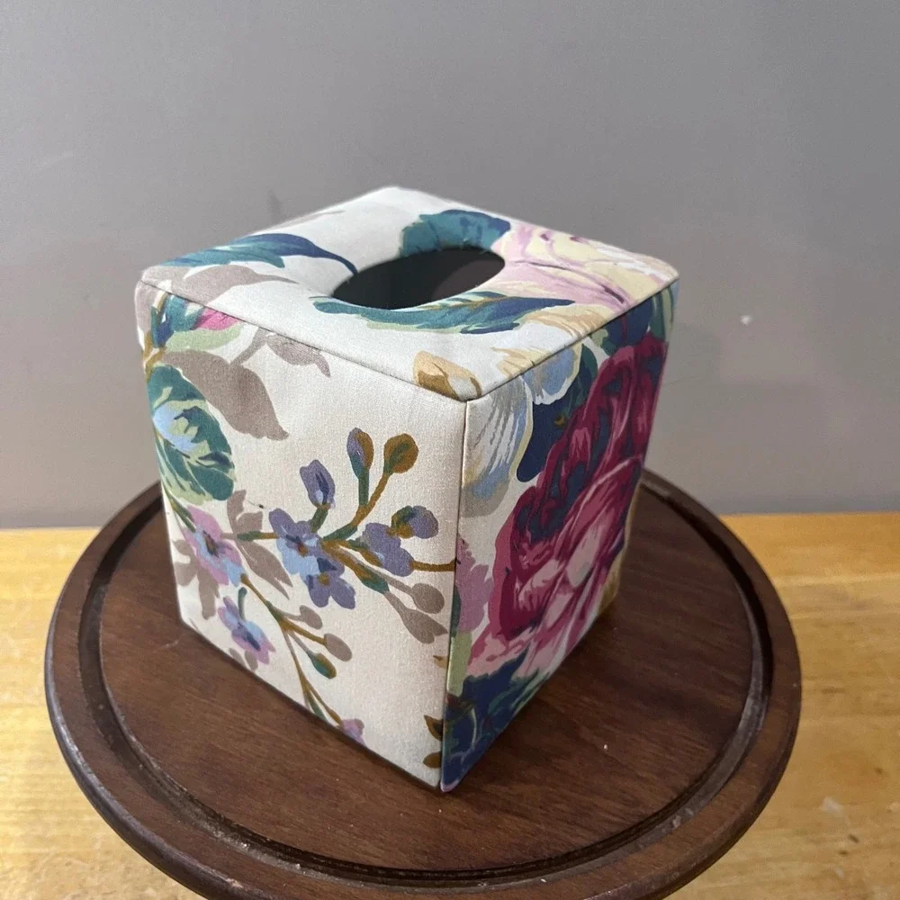 Vtg Croscill Floral Fabric Square Tissue Box Cover Pink Rose Cream Boutique